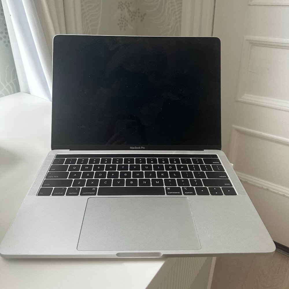 Apple MacBook Pro 13" (2019) A2159 – For Parts/Not Working – Silver – No Charger